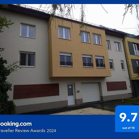 Blonde River Apartman Mora แซแก็ด ภายนอก รูปภาพ